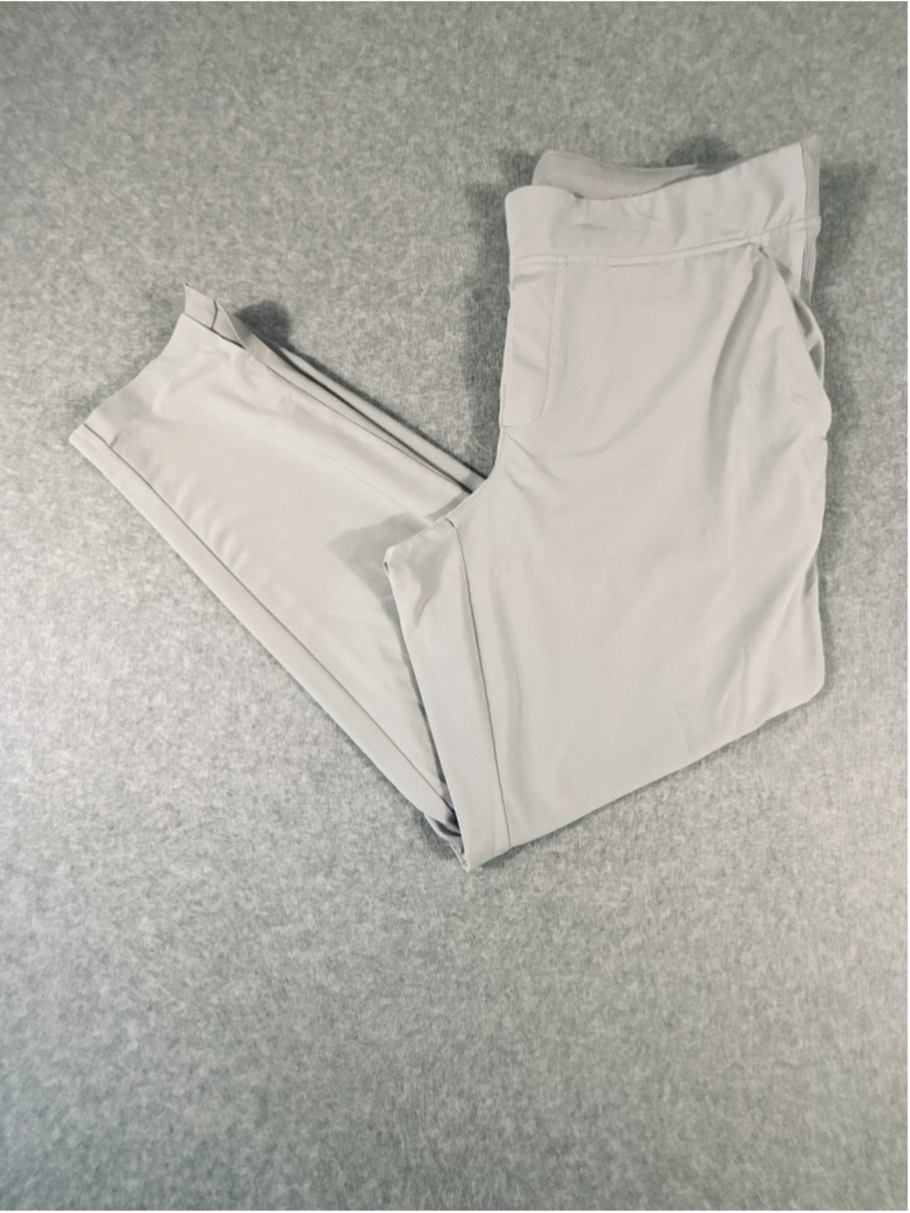 Athleta Womens Size 16 Gray‎ Cropped Jogger Pants Travel Athletic Zip Pocket